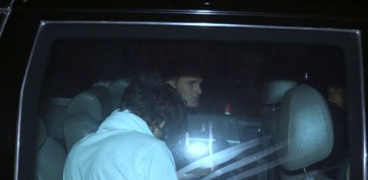 Harry Styles evita ser fotografado após show no Rio de Janeiro