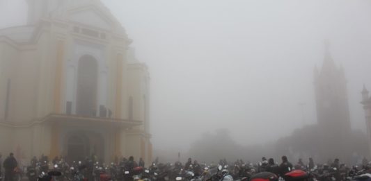 Mesmo com chuva, centenas de motociclistas participam de Romaria em Caravaggio