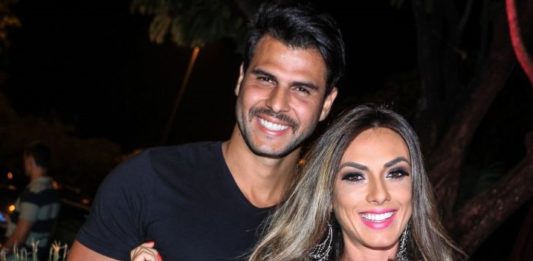 Nicole Bahls faz cirurgia antes do casamento com Marcelo Bimbi