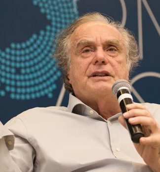 Arnaldo Jabor é palestrante convidado em evento da CDL