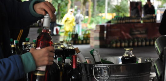 Feira do Vinho começa nesta sexta-feira na Praça Dante Alighieri Feira do Vinho começa nesta sexta-feira na Praça Dante Alighieri