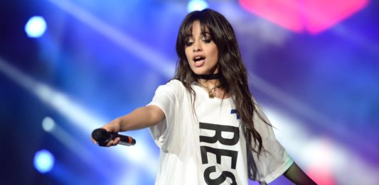 Camila Cabello anuncia show em Porto Alegre