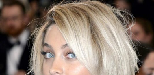 Filha de Michael Jackson se assume bissexual