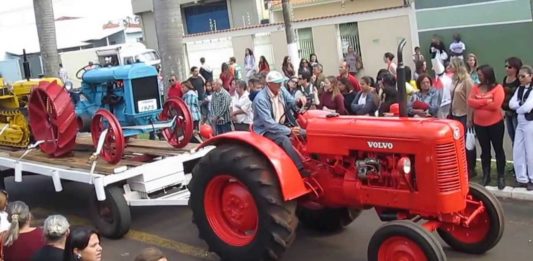 Festa do Colono e Motorista terá desfile com participação de tratores antigos
