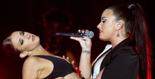 Dançarina se defende após ser acusada de dar drogas a Demi Lovato