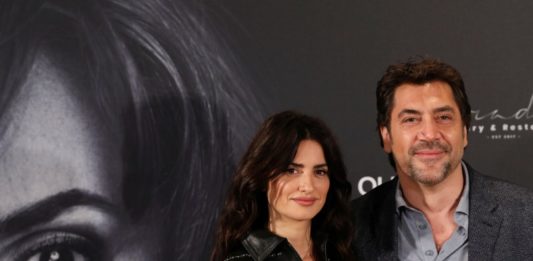 Penélope Cruz e Javier Bardem, que estão no fime sobre Pablo Escobar
 6/3/2018    REUTERS/Susana Vera