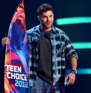 Teen Choice Awards reúne famosos na Califórnia