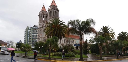 Depois de tempo bom, chuva forte atinge Rio Grande do Sul nesta sexta-feira