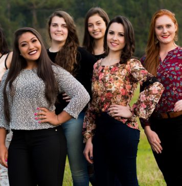 Chayane, Agda, Ketrin, Ellen, Tânia e Aline

 