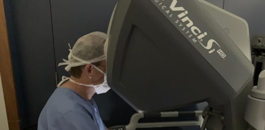 Hospital Moinhos de Vento realiza cirurgia robótica torácica inédita no Sul do Brasil