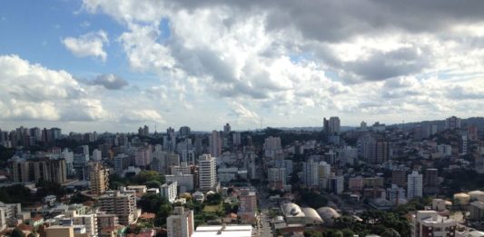 Empresas crescem em faturamento conforme Revista Panorama Socioeconômico de Bento Gonçalves