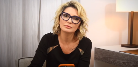 Antonia Fontenelle detona o jogador Sheik
