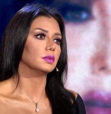 Atriz egípcia é processada por usar vestido transparente