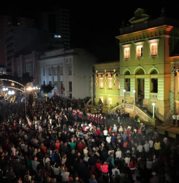 Luzes, música e muito público na abertura do Natal Bento