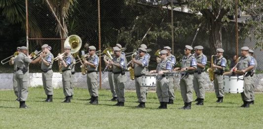 Banda da Brigada Militar se apresenta em Caxias do Sul
