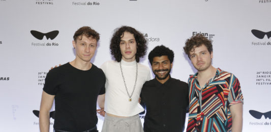 Tinta Bruta: Drama brasileiro premiado no Festival de Berlim com sessão especial em Bento Gonçalves