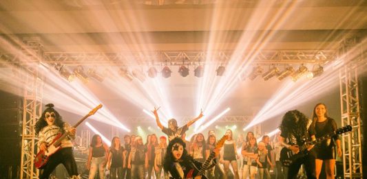 Canarinhos de Garibaldi apresentam Rock no Natal Borbulhante nesta terça-feira