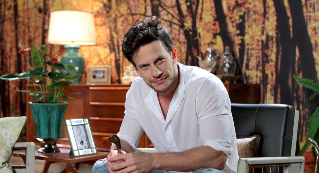 Ator assume namoro com Paloma Bernardi Ator assume namoro com Paloma Bernardi