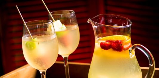 Ano Novo: Drinques com espumante para você fazer em casa