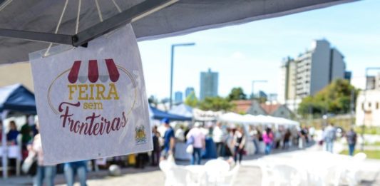 Feira Sem Fronteiras de Caxias do Sul terá edição especial de Natal neste sábado