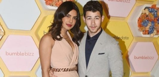 Priyanka Chopra e Nick Jonas fazem primeira aparição após o casamento
