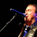 Amado Batista vai substituir Milionário e Marciano na Festa da Uva 2019