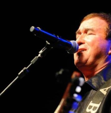 Amado Batista vai substituir Milionário e Marciano na Festa da Uva 2019