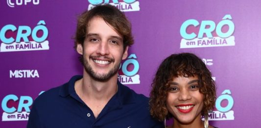 Ex-namorado de atriz engata namoro com rapaz