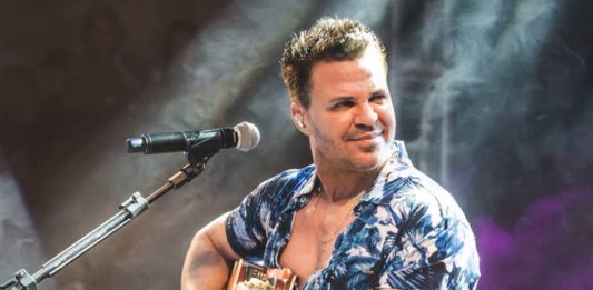 Show de Eduardo Costa termina em confusão