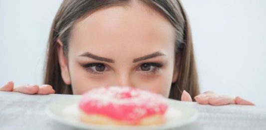 'Mindful Eating': Descubra como comer com prazer sem exagerar na quantidade