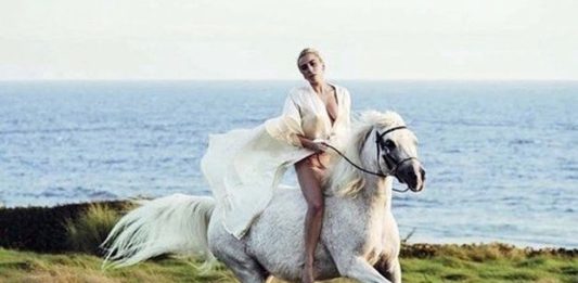 Lady Gaga lamenta a morte de sua égua Arabella: "Sempre será parte de mim"