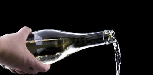 Bebidas sem álcool são tendência - e "água de vinho" é uma das novidades