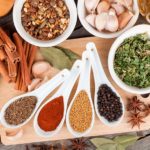 Conheça oito temperos para aliviar o uso do sal