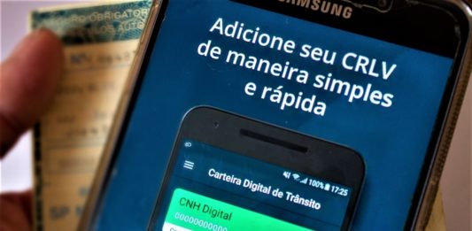 Aplicativos falsos de IPVA e carteira de motorista instalam vírus no celular
