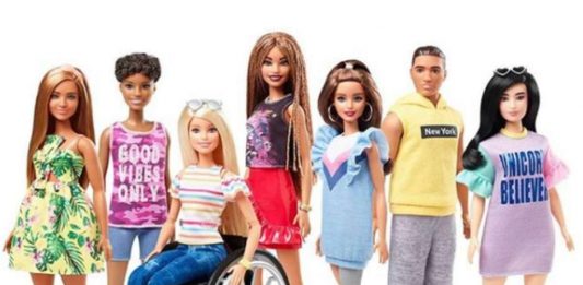 Barbie lança bonecas cadeirante e com perna protética para promover a inclusão social