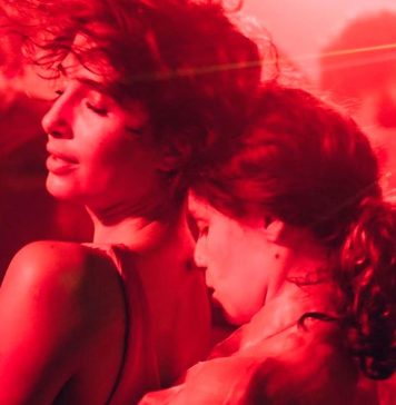 Bruna Linzmeyer e Camila Pitanga protagonizam cenas quentes em clipe