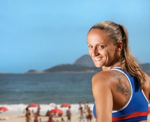 Após anunciar gravidez de sua mulher, bicampeã olímpica se casa