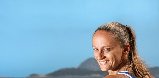 Após anunciar gravidez de sua mulher, bicampeã olímpica se casa