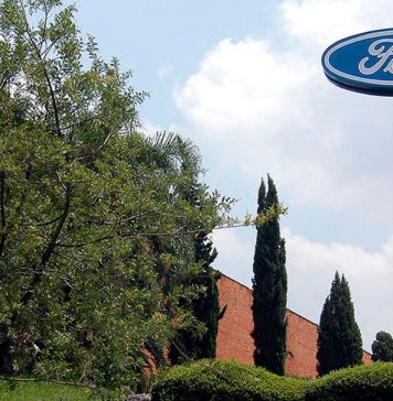Ford fechará fábrica e deixa de vender Fiesta e caminhões no Brasil