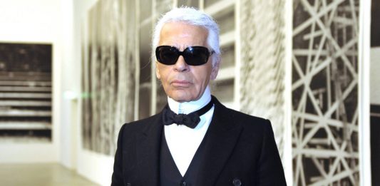 Estilista Karl Lagerfeld, da Chanel, morre aos 85 anos