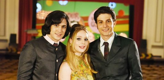 Chay Suede é Erasmo Carlos no filme Minha Fama de Mau