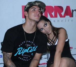 Anitta e Gabriel Medina são flagrados em clima de romance
