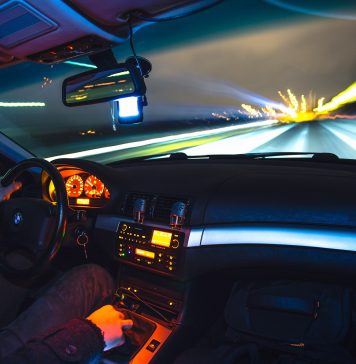 Motorista que dirige em alta velocidade pode perder o seguro em caso de acidentes