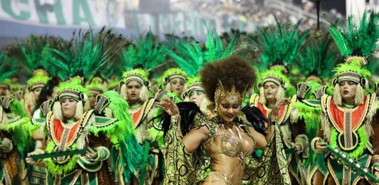 Mancha Verde com Viviane Araújo conquista Carnaval de São Paulo