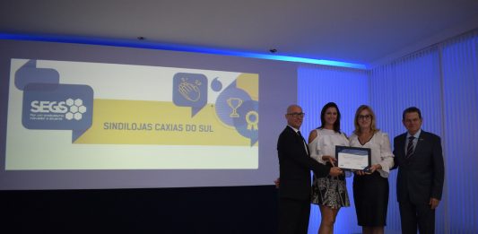Sindilojas Caxias recebe certificado em excelência sindical