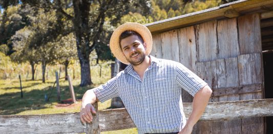 Badin – O colono, se apresenta em Bento Gonçalves no dia 10 de maio