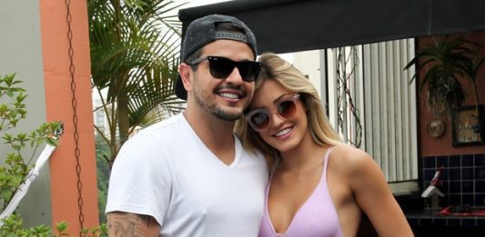 Filha de Mauro Naves está grávida de cantor sertanejo