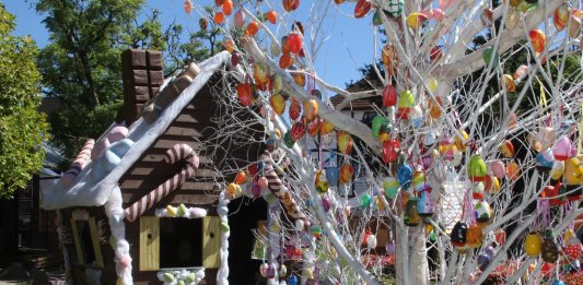 Chocofest inicia quinta-feira e decoração de Páscoa tomas as ruas na Serra Gaúcha