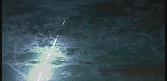 Grande meteoro é flagrado por câmeras de monitoramento no RS