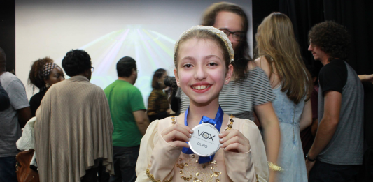 Natalia Antognoni de Caxias do Sul é a campeã do Festival de Música Infanto-Juvenil
